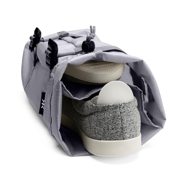 Internal divider to keep shoes from rubbing while packed