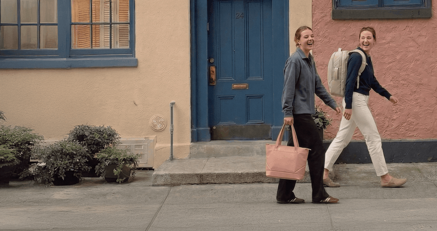 The Best Travel Totes for Airplane Trips (Carry-On & Personal Item Friendly)